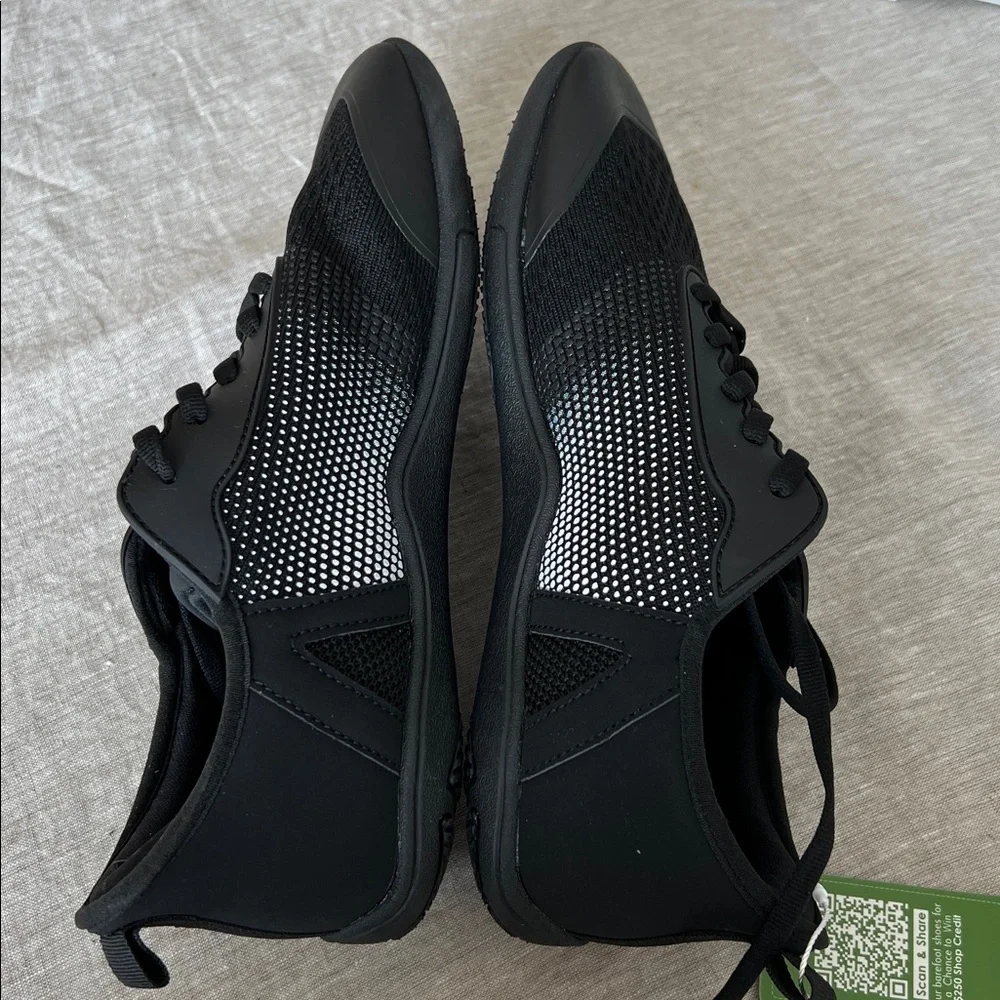 Hike footwear stride sneakers barefoot black